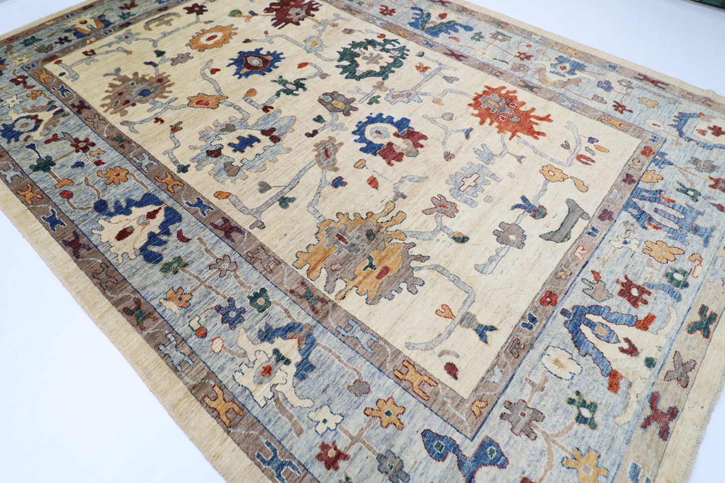 268 x 370 cm | Oushak Creamy Afghan Hand Knotted Carpet