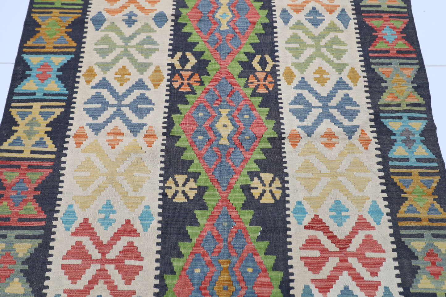 173 x 236 cm | Multicolor Wool Kilim Area Traditional Hand Woven Oriental Carpet