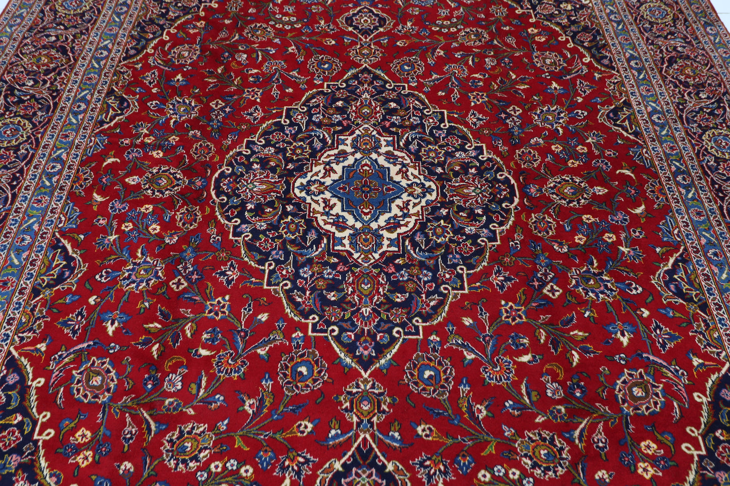 303 x 397 cm | Heriz Tribal Hand Knotted Carpet