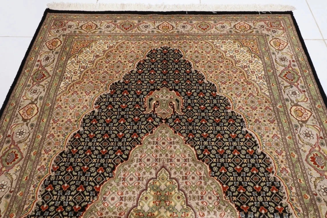 137 x 222 cm | Heriz Tribal Hand Knotted Veg Dye Wool Carpet