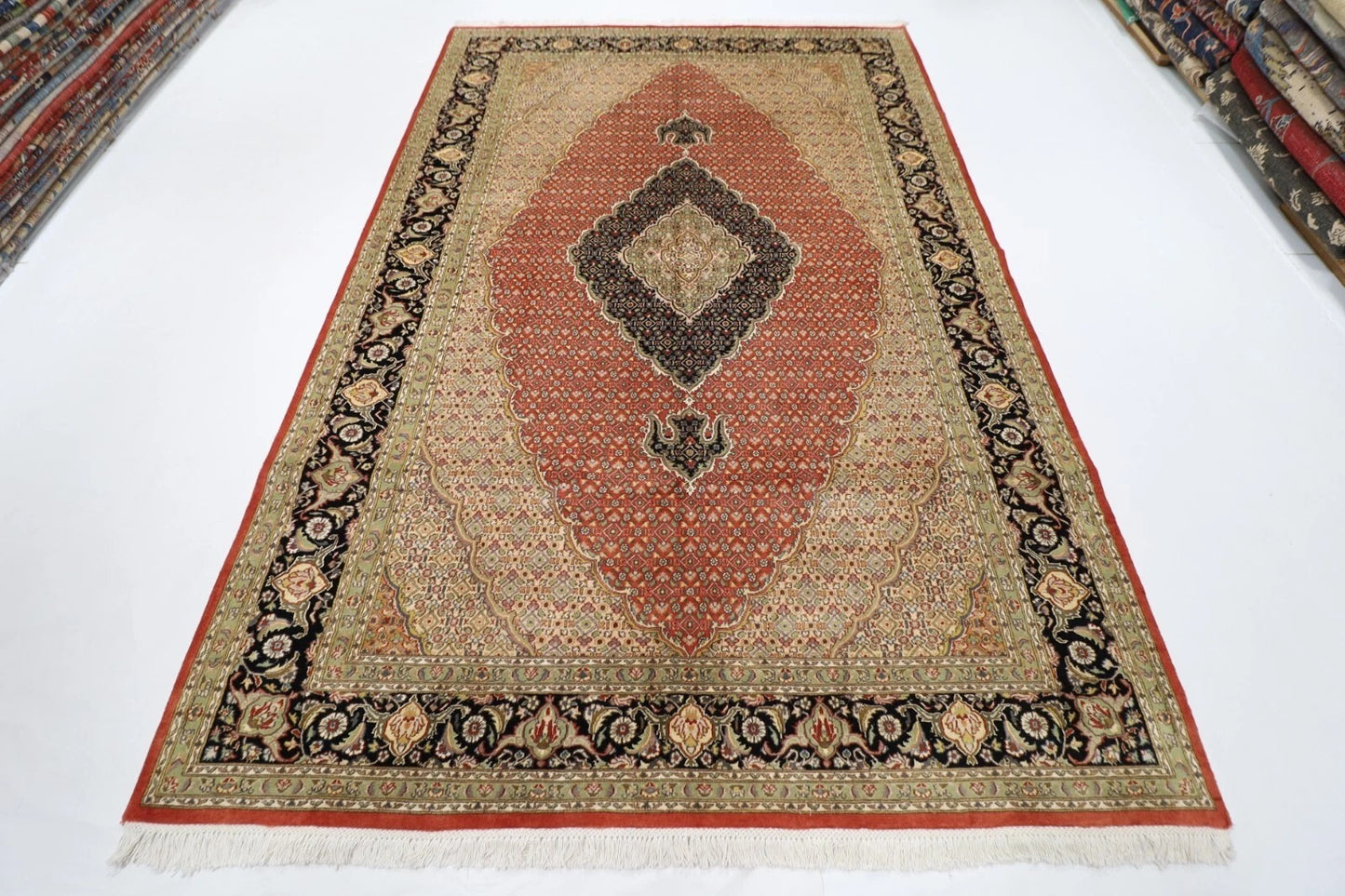 203 x 304 cm | Heriz Tribal Hand Knotted Carpet