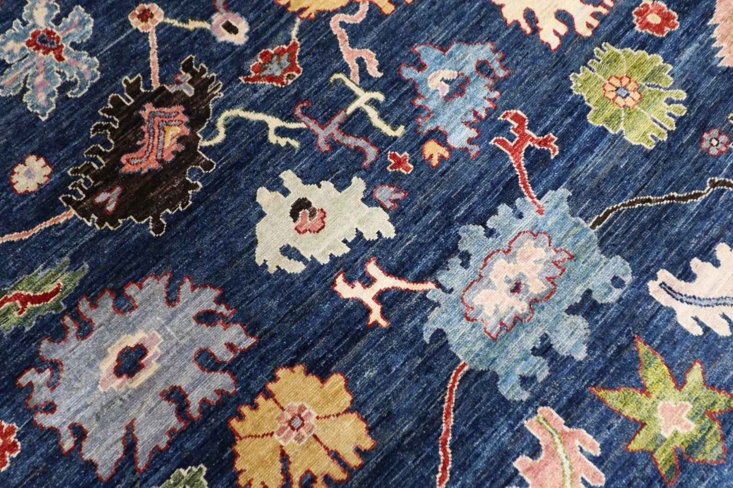 253 x 312 cm | Oushak Afghan Tribal Hand Knotted Carpet