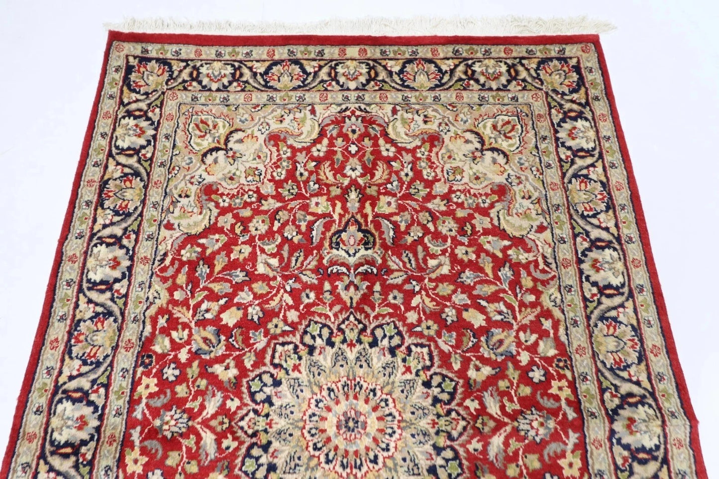122 x 188 cm | Medallion Tribal Hand Knotted Veg Dye Wool carpet