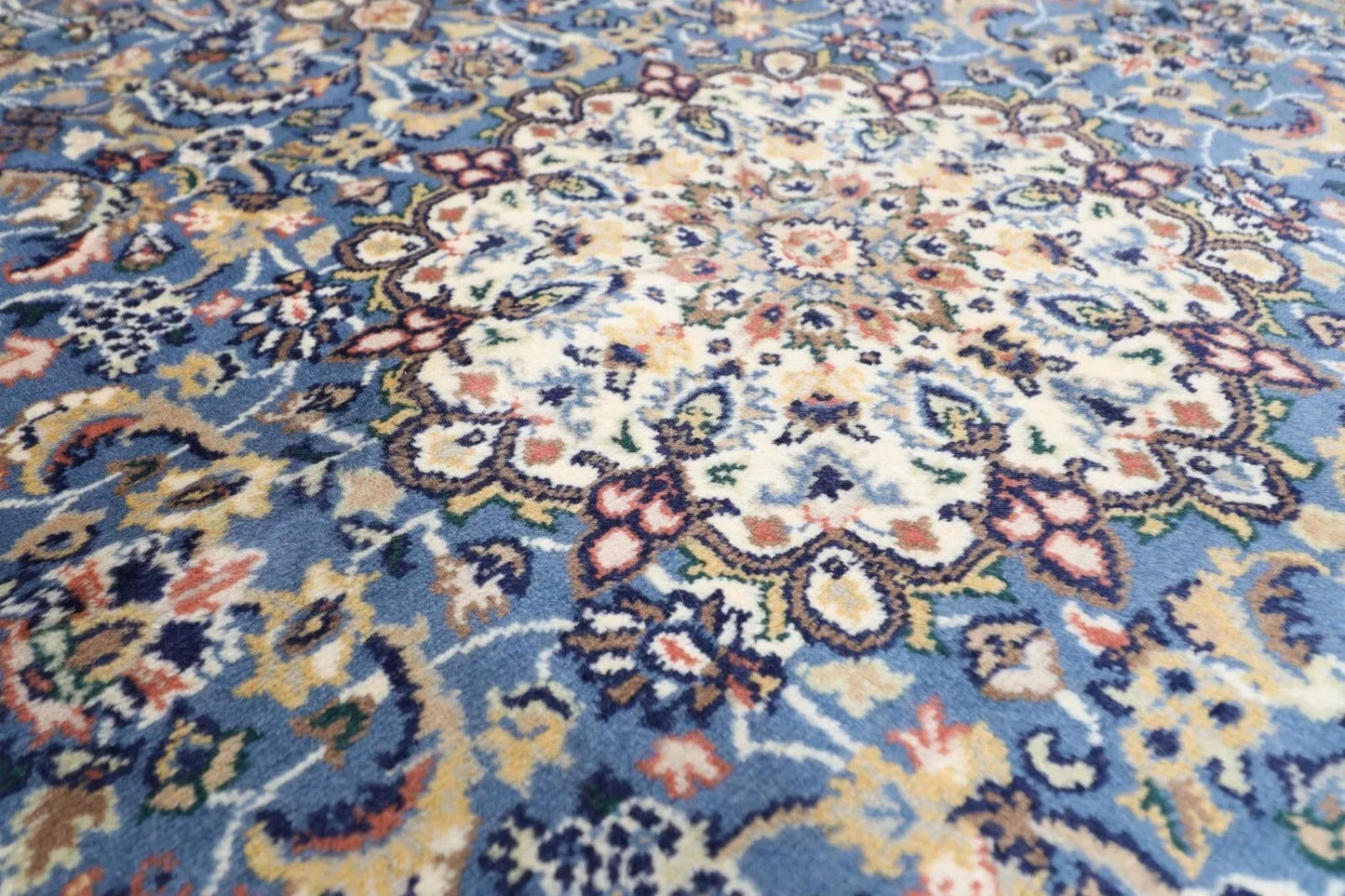 124 x 192 cm | Medallion Tribal Hand Knotted Veg Dye Wool carpet