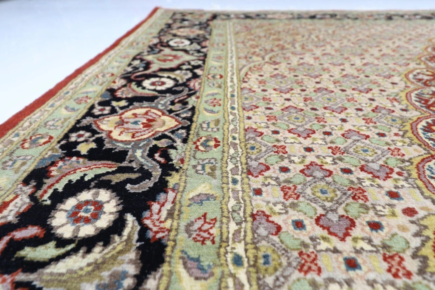 203 x 287 cm | Heriz Tribal Hand Knotted Carpet