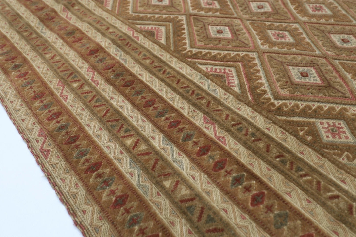 140 x 176 cm | Accent Afghan Tribal Hand Knotted Veg Dye Wool Carpet