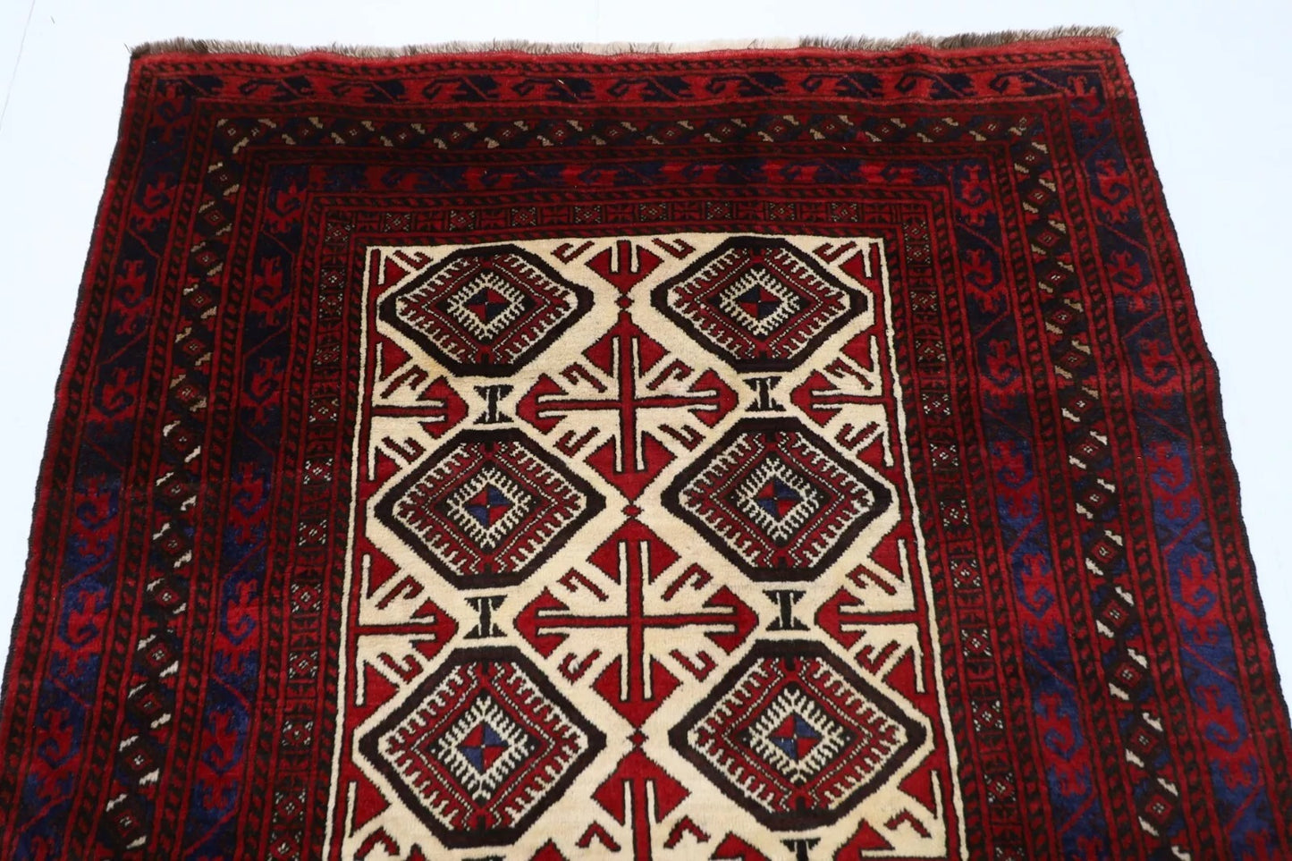 136 x 200 cm | Baluchi Afghan Tribal Hand Knotted Veg Dye Wool carpet