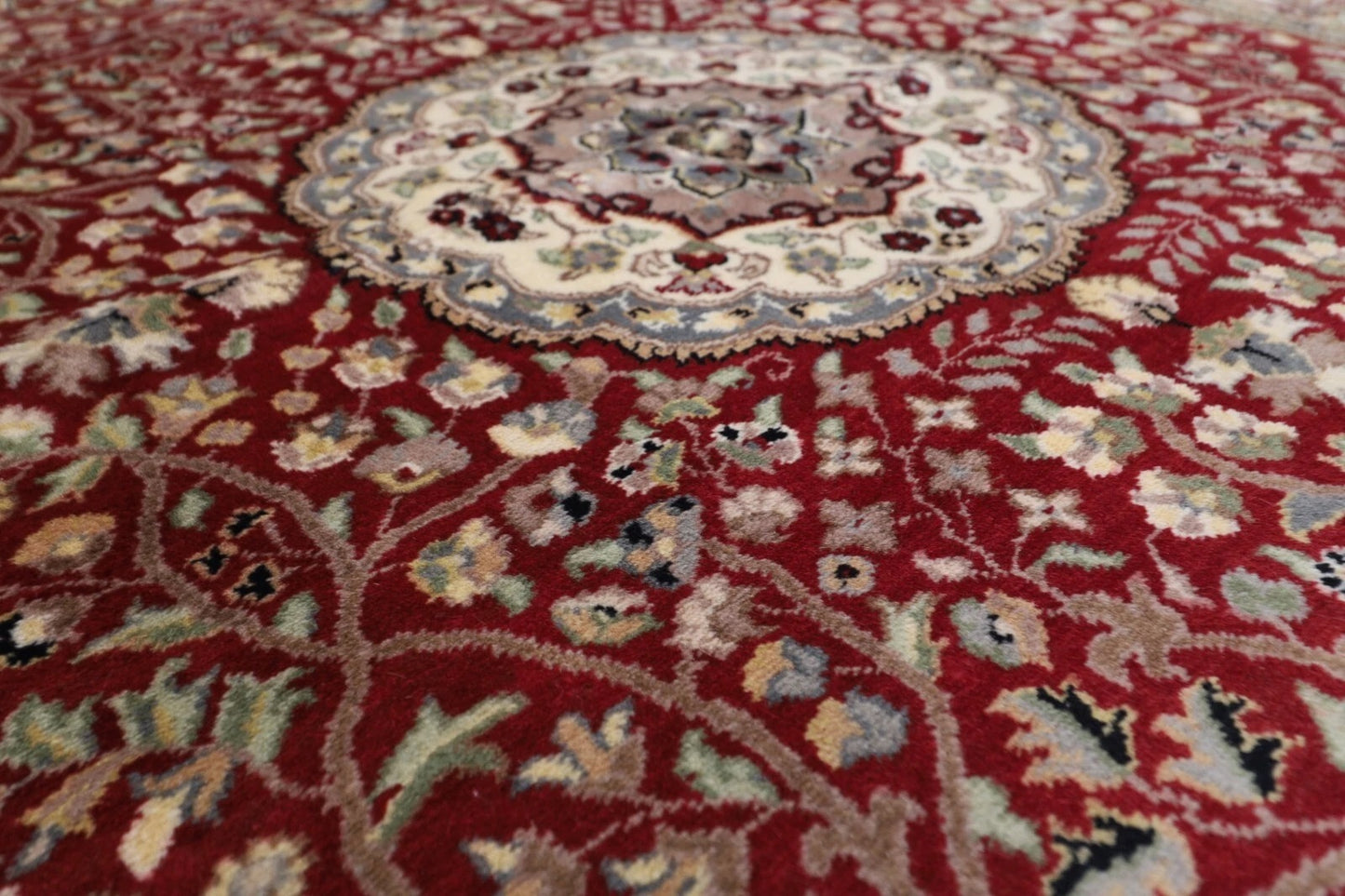 127 x 187 cm | Heriz Tribal Hand Knotted Veg Dye Wool carpet