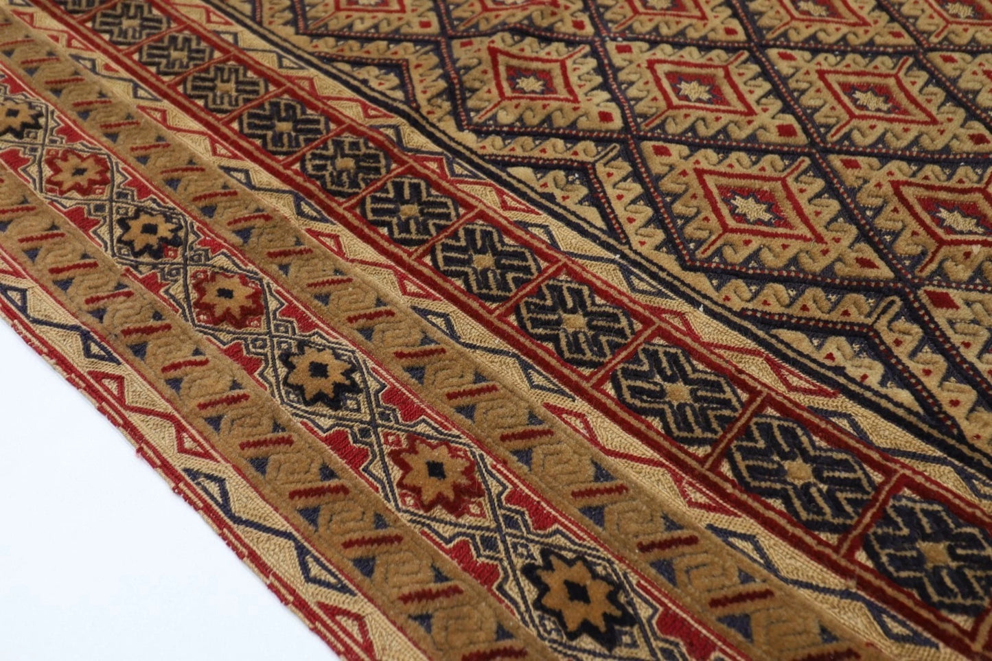 149 x 164 cm | Accent Afghan Tribal Hand Knotted Veg Dye Wool carpet