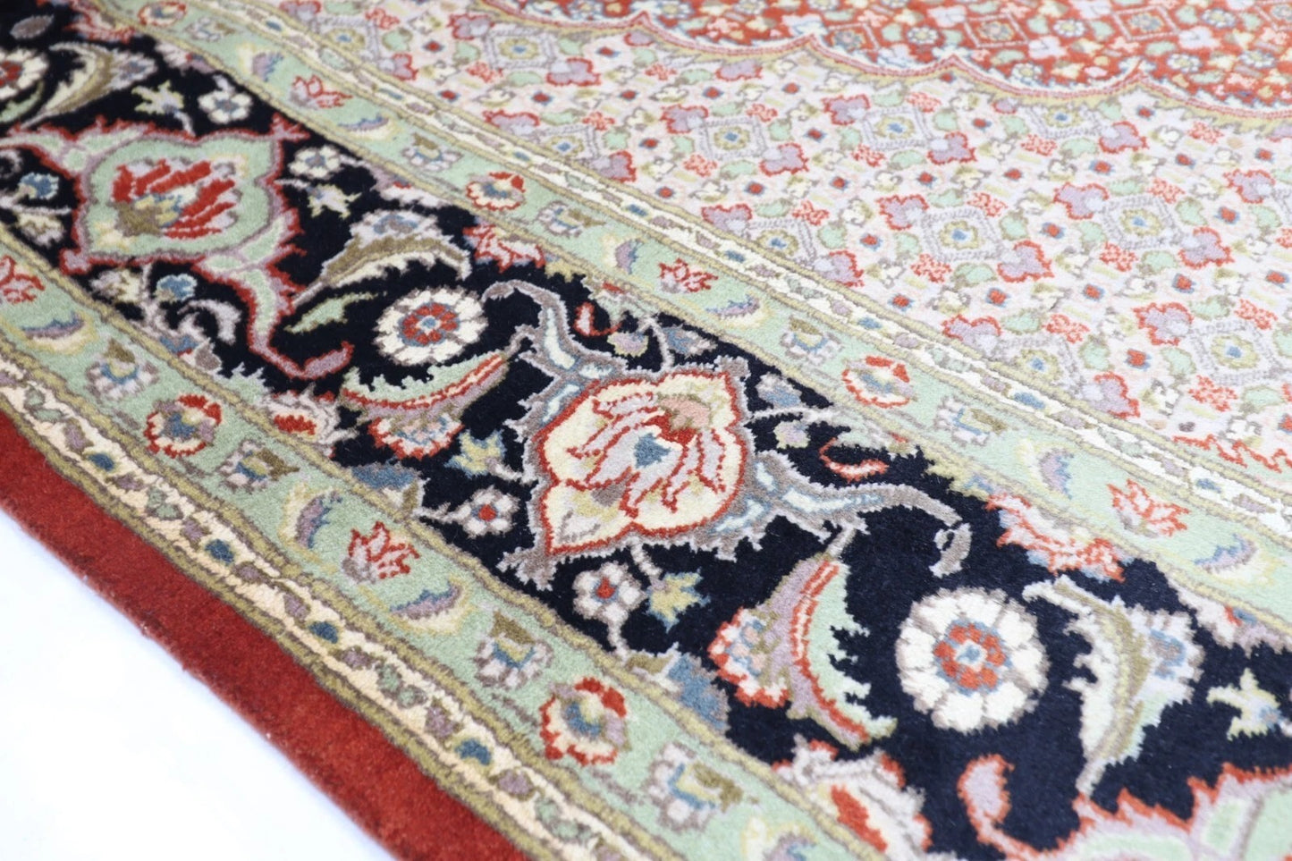 203 x 287 cm | Heriz Tribal Hand Knotted Carpet