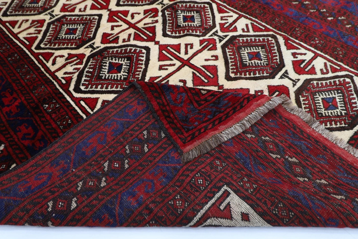 136 x 200 cm | Baluchi Afghan Tribal Hand Knotted Veg Dye Wool carpet