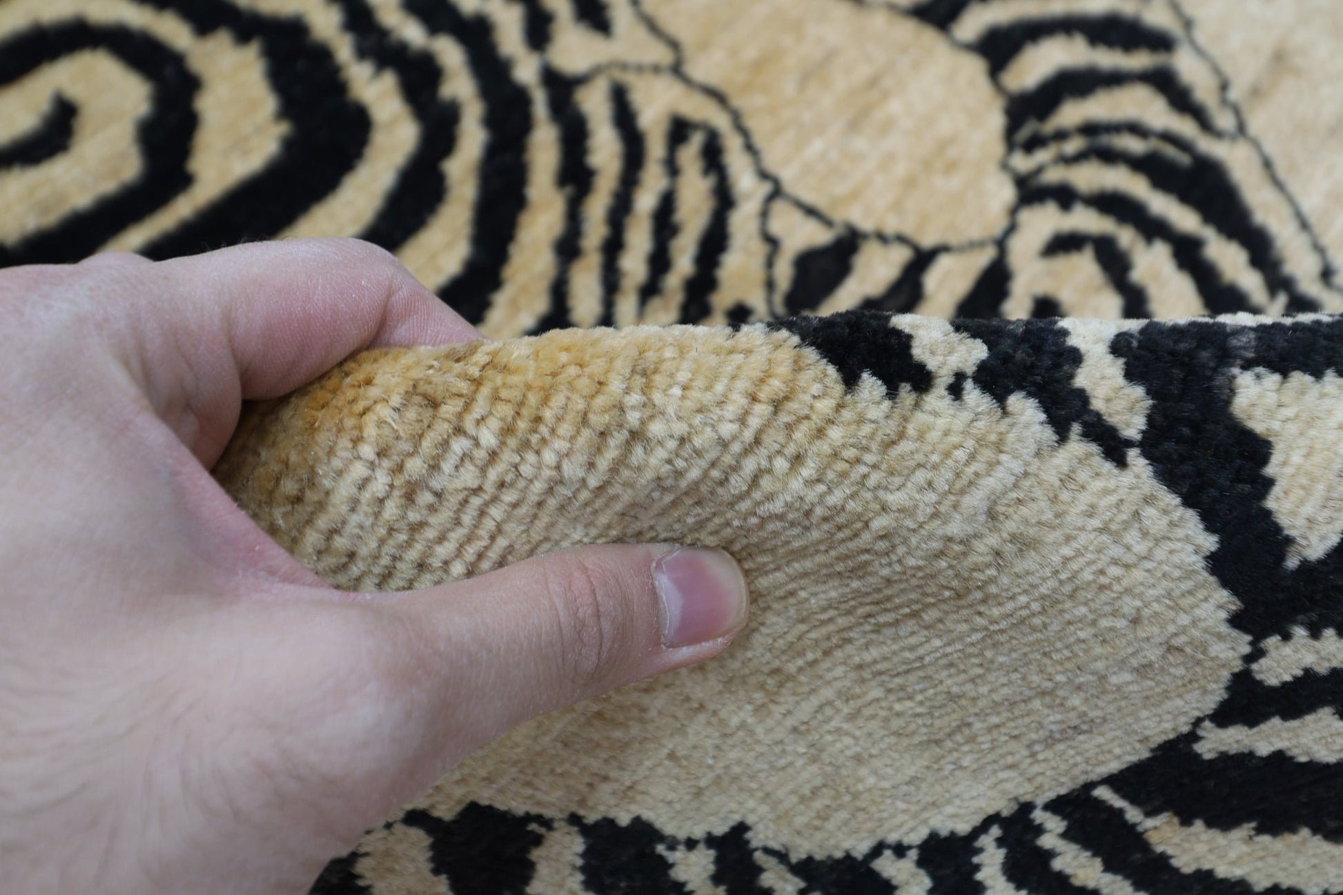 101 x 153 cm | Tiger Beige Oriental Area Rug Afghan Hand Knotted Veg Dye Wool carpet - ART WOOL CARPET