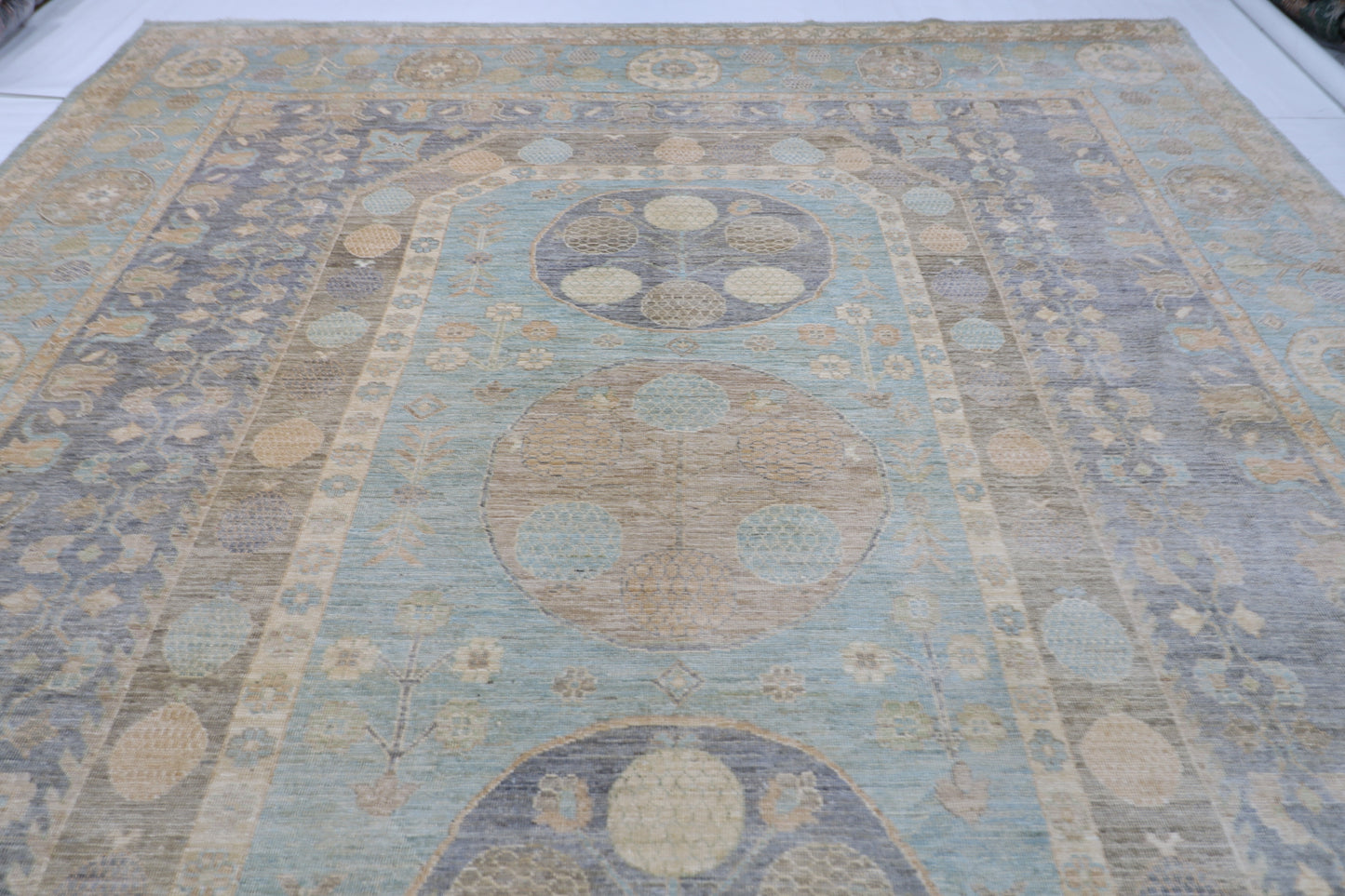 369 x 554 cm | Oriental Suzani Area Rug Afghan Hand Knotted Veg Dye Wool carpet