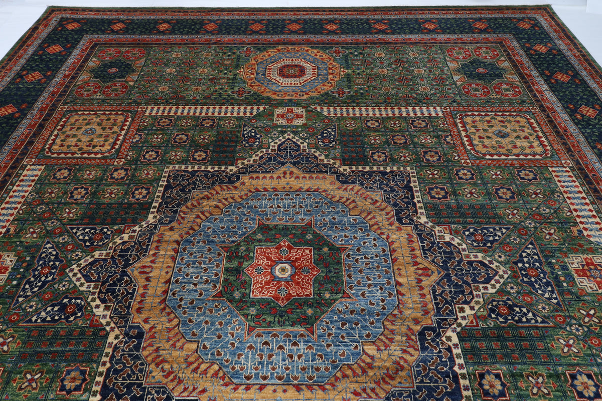 358 × 446 سم | سجادة صوف أفغانية مملوكية خضراء بصبغة نباتية