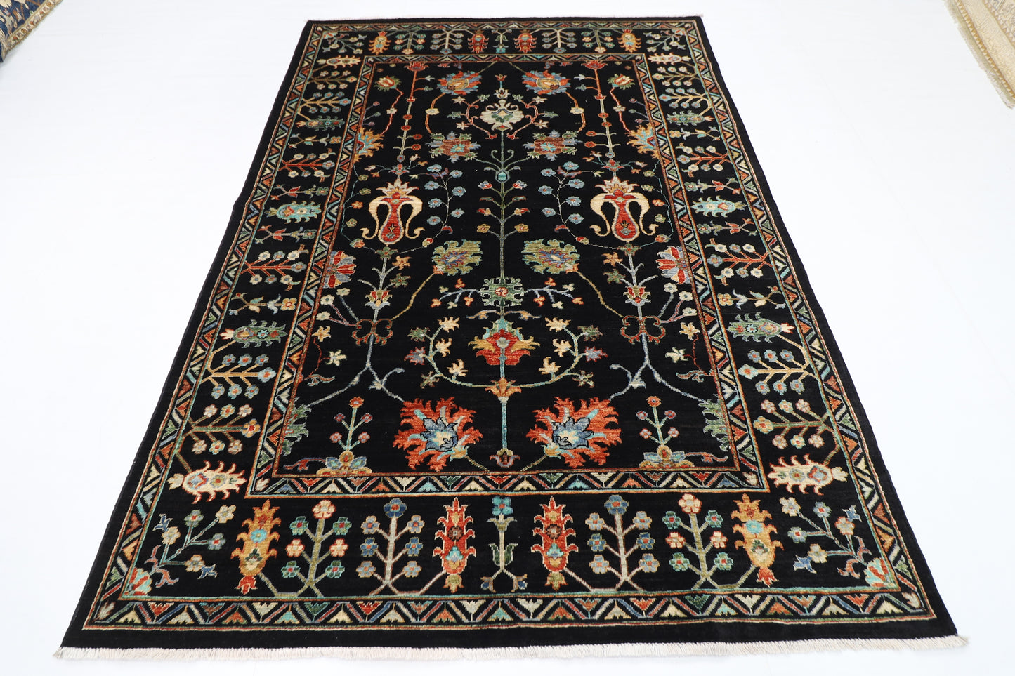 175 x 247 cm | Oriental Floral Black Area Rug Afghan Hand Knotted Veg Dye Wool carpet