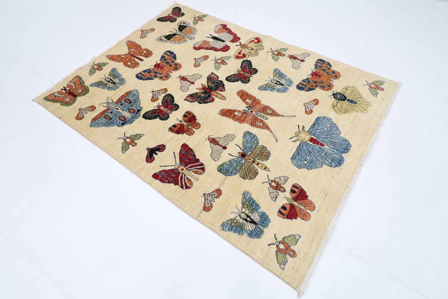152 x 197 cm | Butterflies Beige Afghan Hand Knotted Carpet