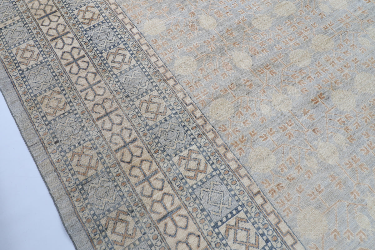 367 x 529 cm | Khotan Afghan Veg Dye Wool carpet
