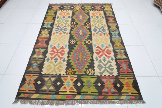 173 x 236 cm | Multicolor Wool Kilim Area Traditional Hand Woven Oriental Carpet