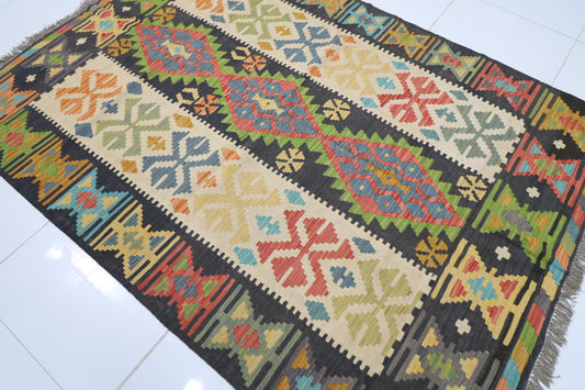173 x 236 cm | Multicolor Wool Kilim Area Traditional Hand Woven Oriental Carpet