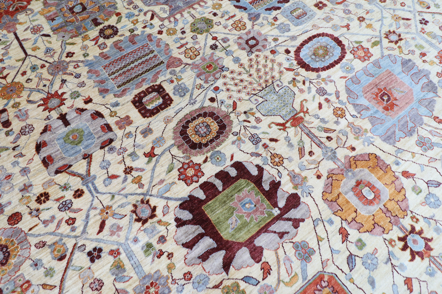 368 x 448 cm | large Serapi Beige Area Rug Afghan Hand Knotted Veg Dye Wool carpet