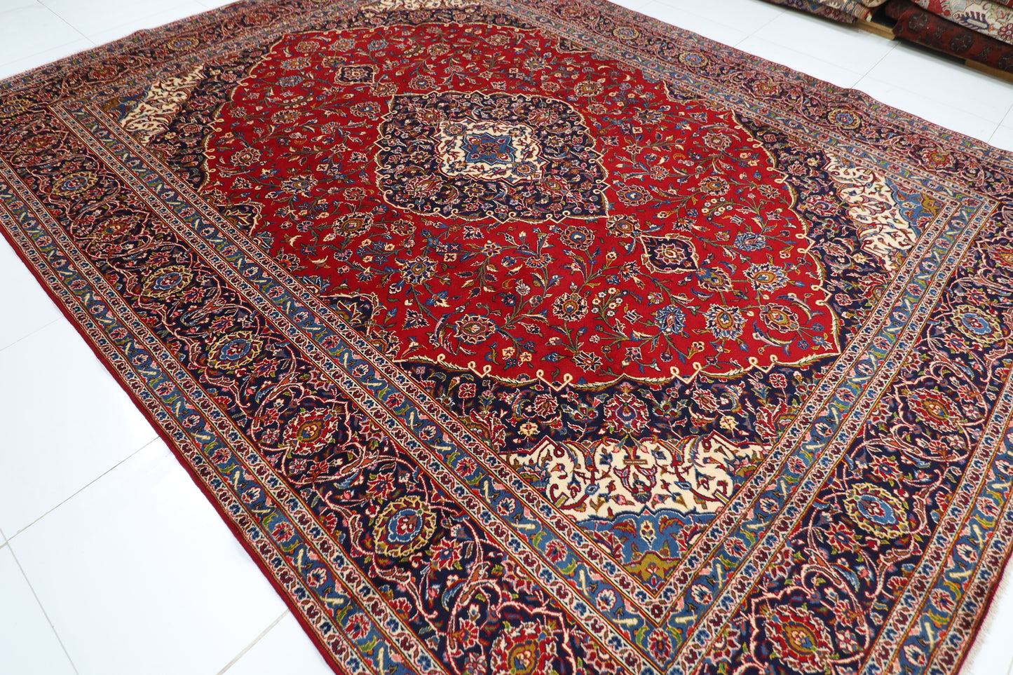 303 x 397 cm | Heriz Tribal Hand Knotted Carpet