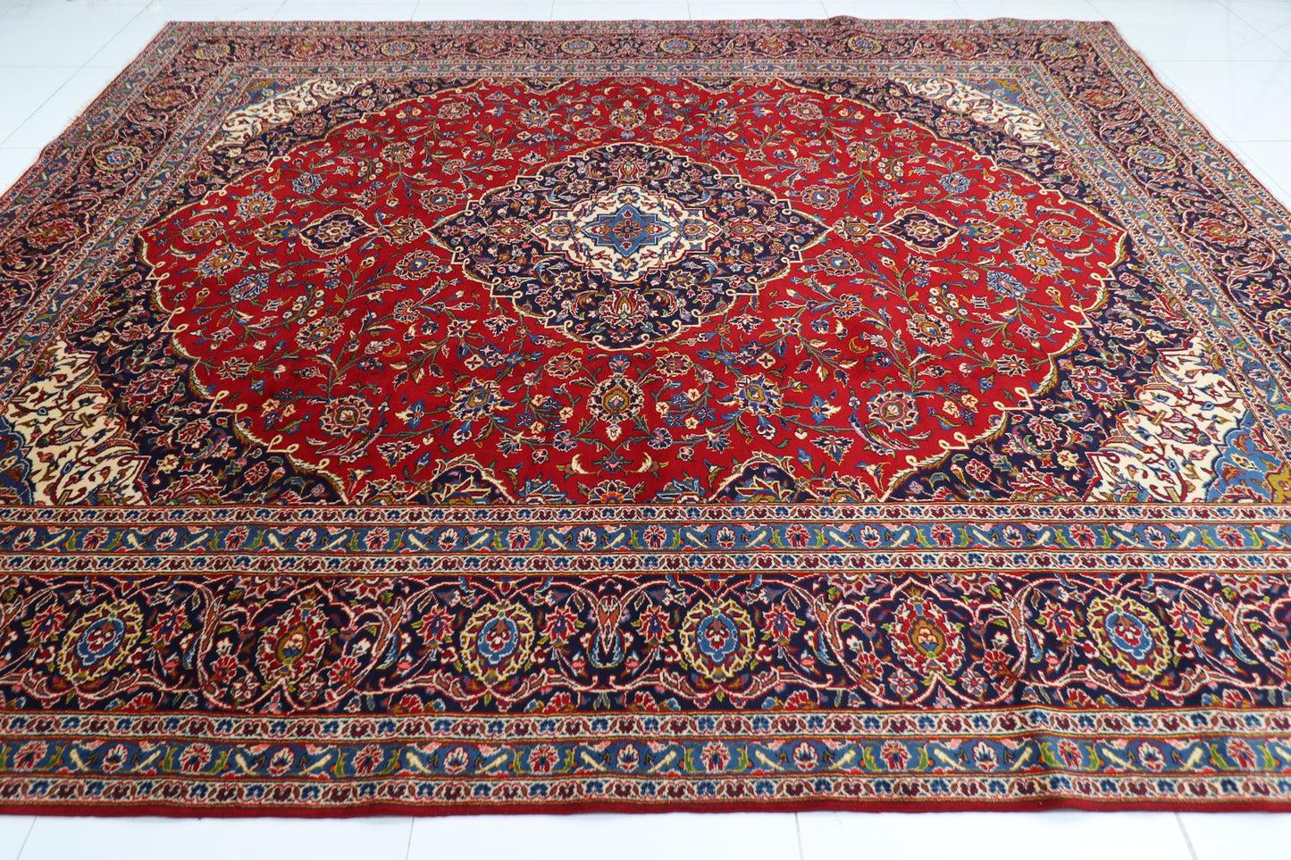 303 x 397 cm | Heriz Tribal Hand Knotted Carpet