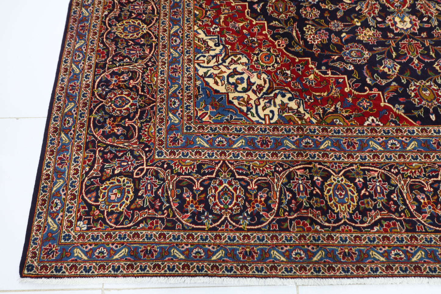 291 x 401 cm | Heriz Tribal Hand Knotted Carpet