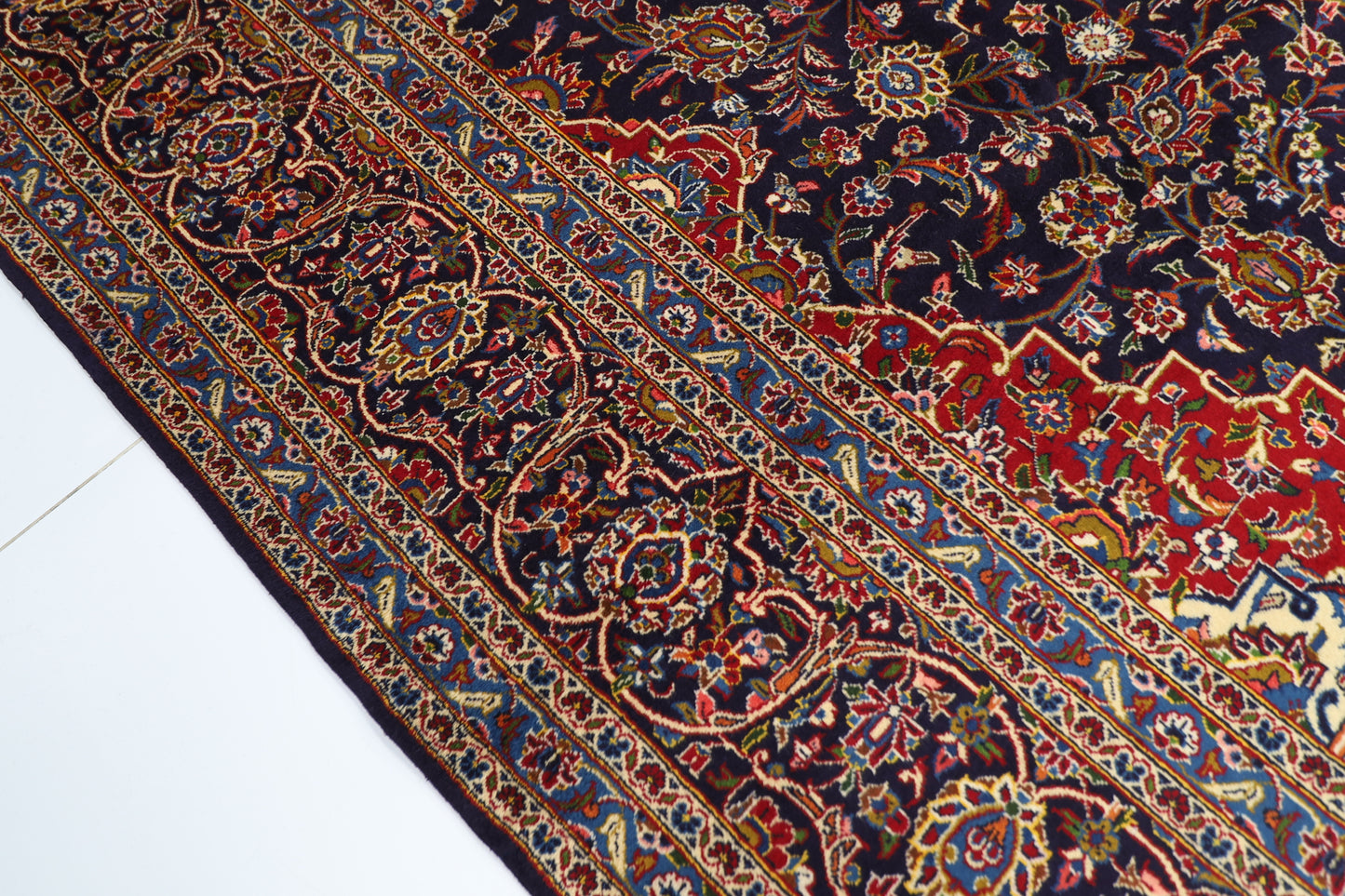 291 x 401 cm | Heriz Tribal Hand Knotted Carpet
