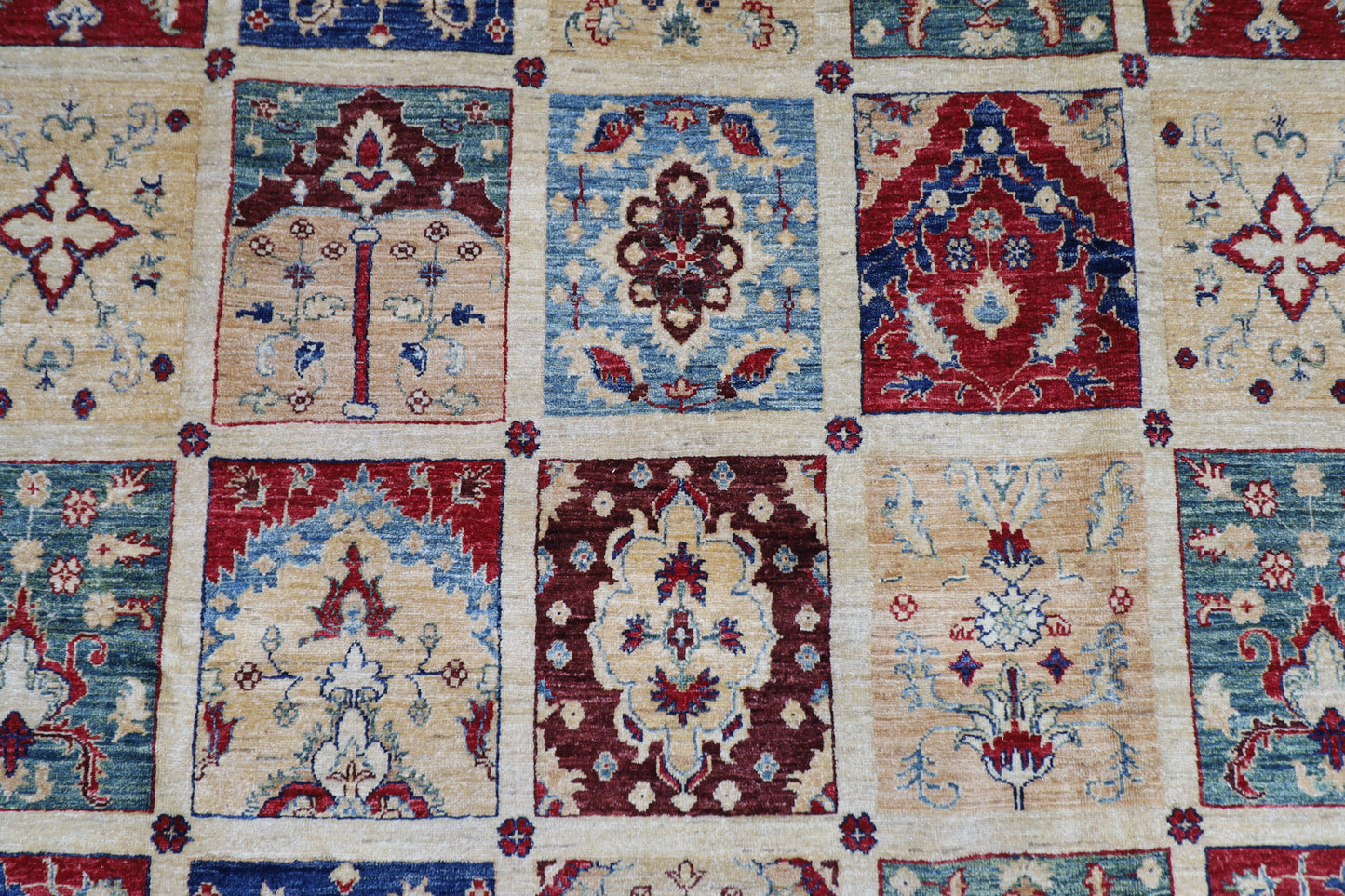 271 x 373 cm | Bakhtiari Afghan Tribal Hand Knotted Carpet