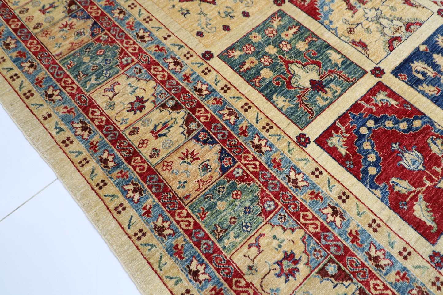 271 x 373 cm | Bakhtiari Afghan Tribal Hand Knotted Carpet