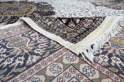 268 x 406 cm | Heriz Bamboo Silk Hand Knotted Carpet