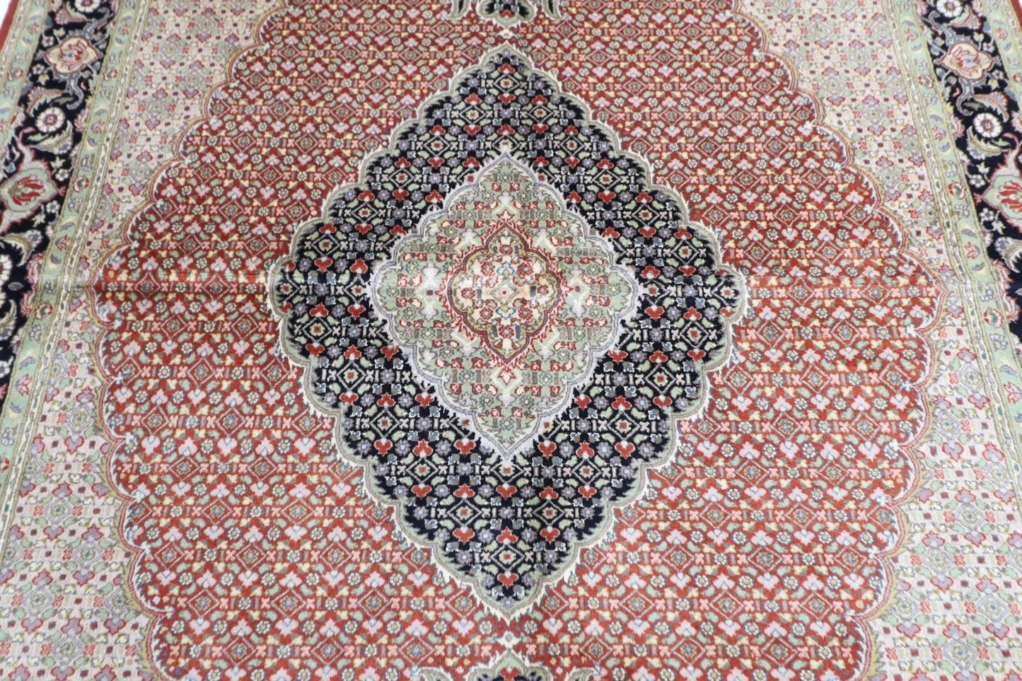 203 x 287 cm | Heriz Tribal Hand Knotted Carpet