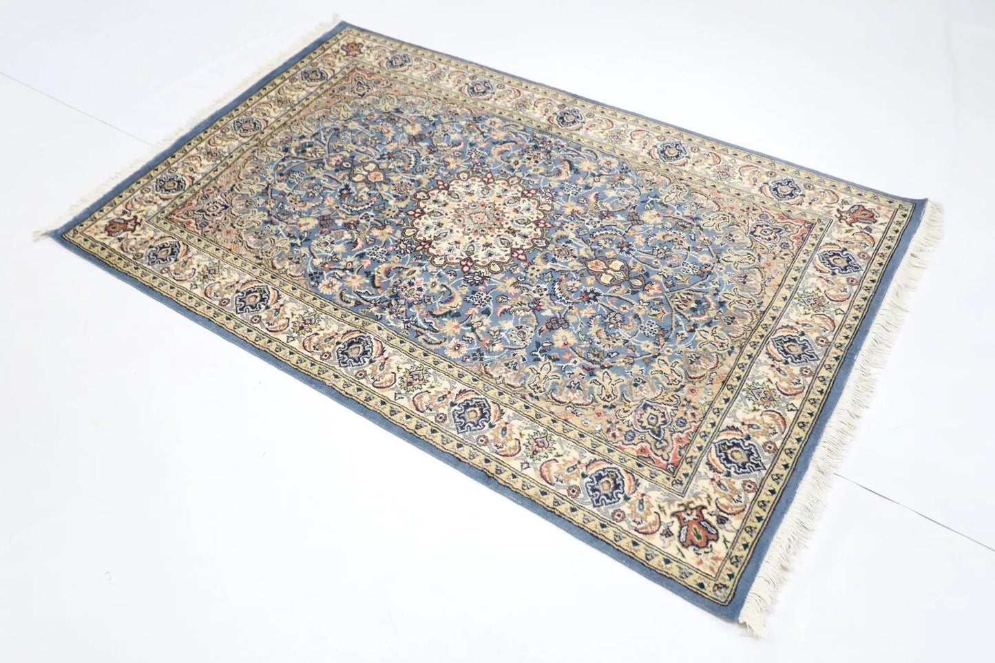 124 x 192 cm | Medallion Tribal Hand Knotted Veg Dye Wool carpet