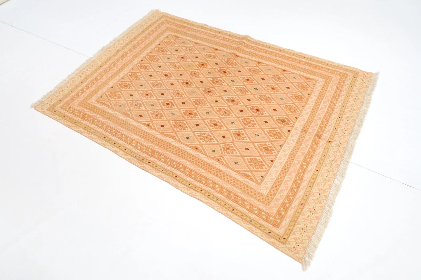 136 x 180 cm | Accent Afghan Tribal Hand Knotted Veg Dye Wool Carpet