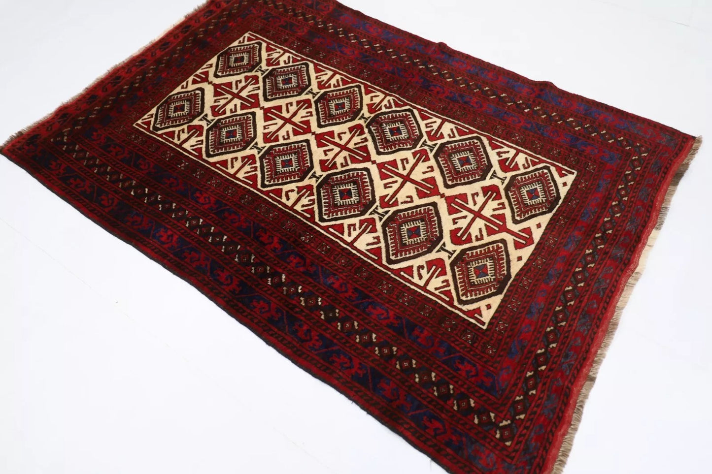 136 x 200 cm | Baluchi Afghan Tribal Hand Knotted Veg Dye Wool carpet