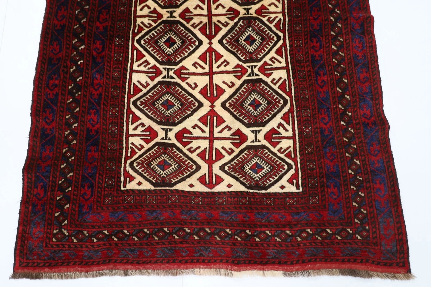 136 x 200 cm | Baluchi Afghan Tribal Hand Knotted Veg Dye Wool carpet