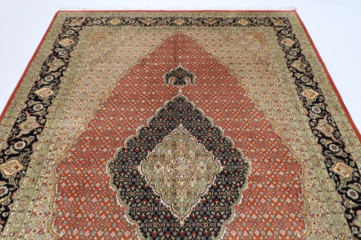 203 x 304 cm | Heriz Tribal Hand Knotted Carpet