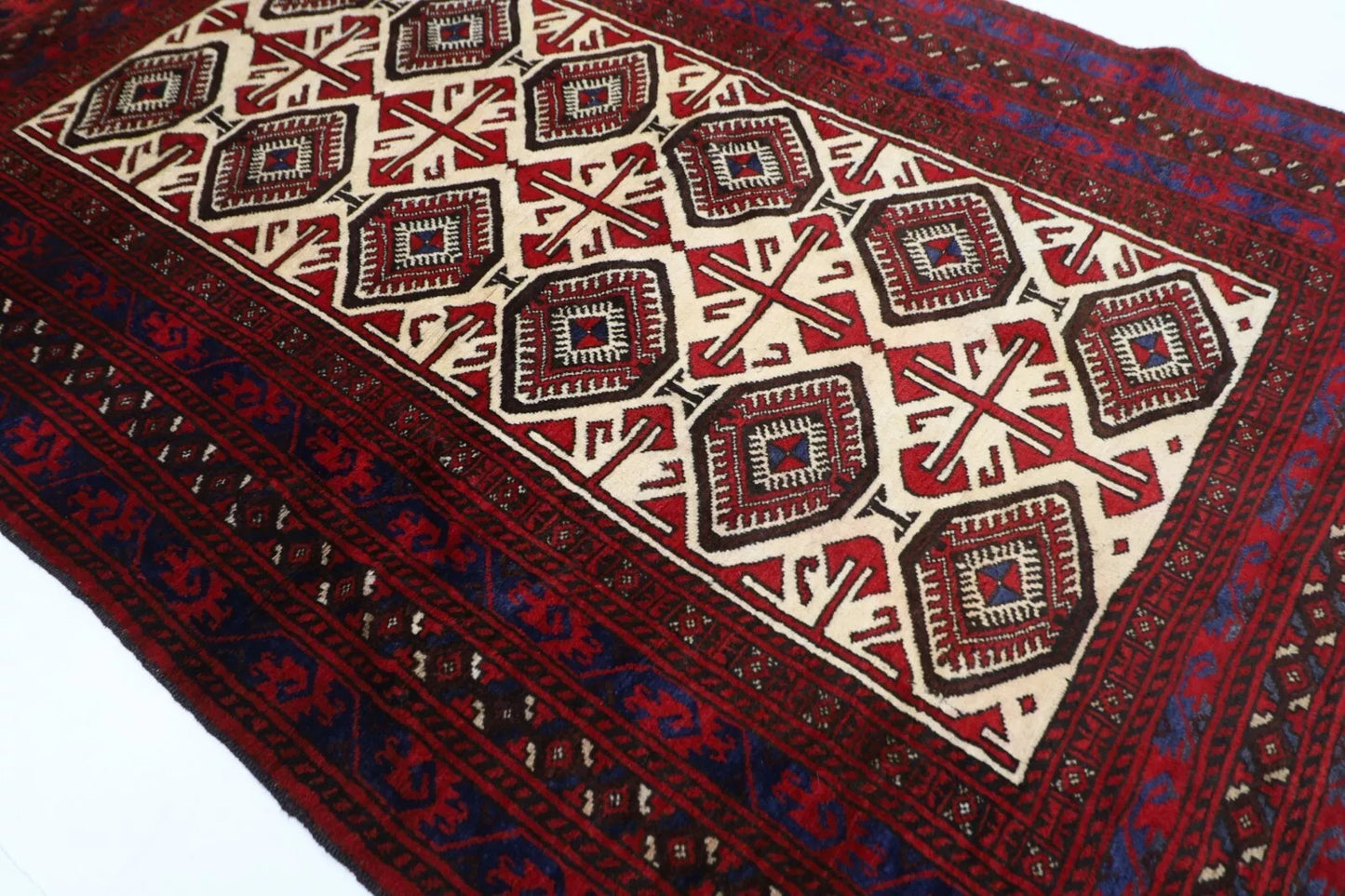 136 x 200 cm | Baluchi Afghan Tribal Hand Knotted Veg Dye Wool carpet