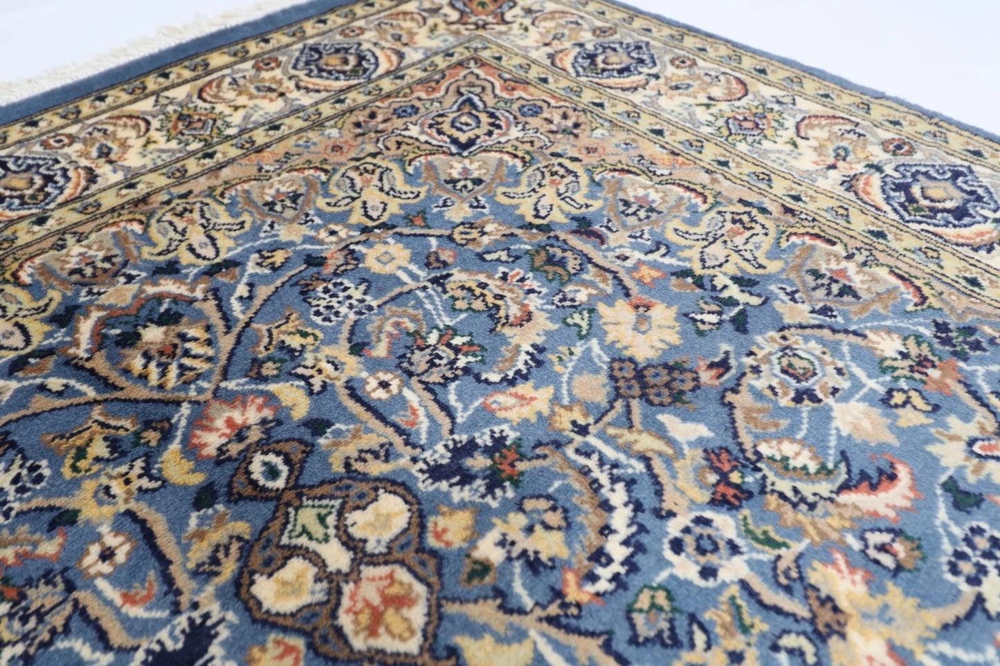 124 x 192 cm | Medallion Tribal Hand Knotted Veg Dye Wool carpet