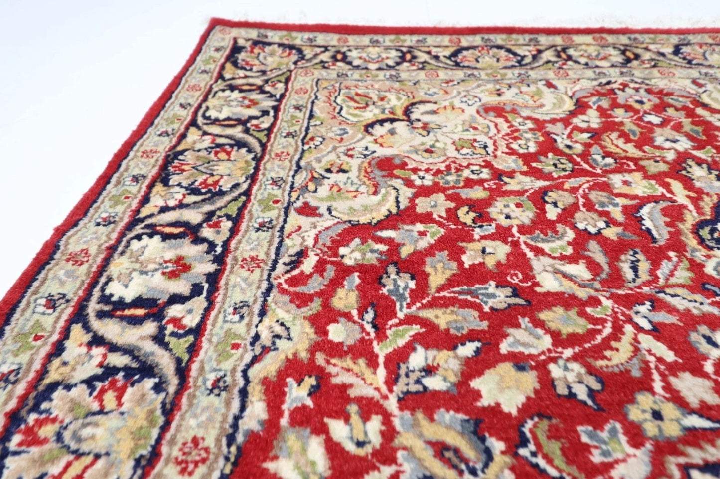 122 x 188 cm | Medallion Tribal Hand Knotted Veg Dye Wool carpet