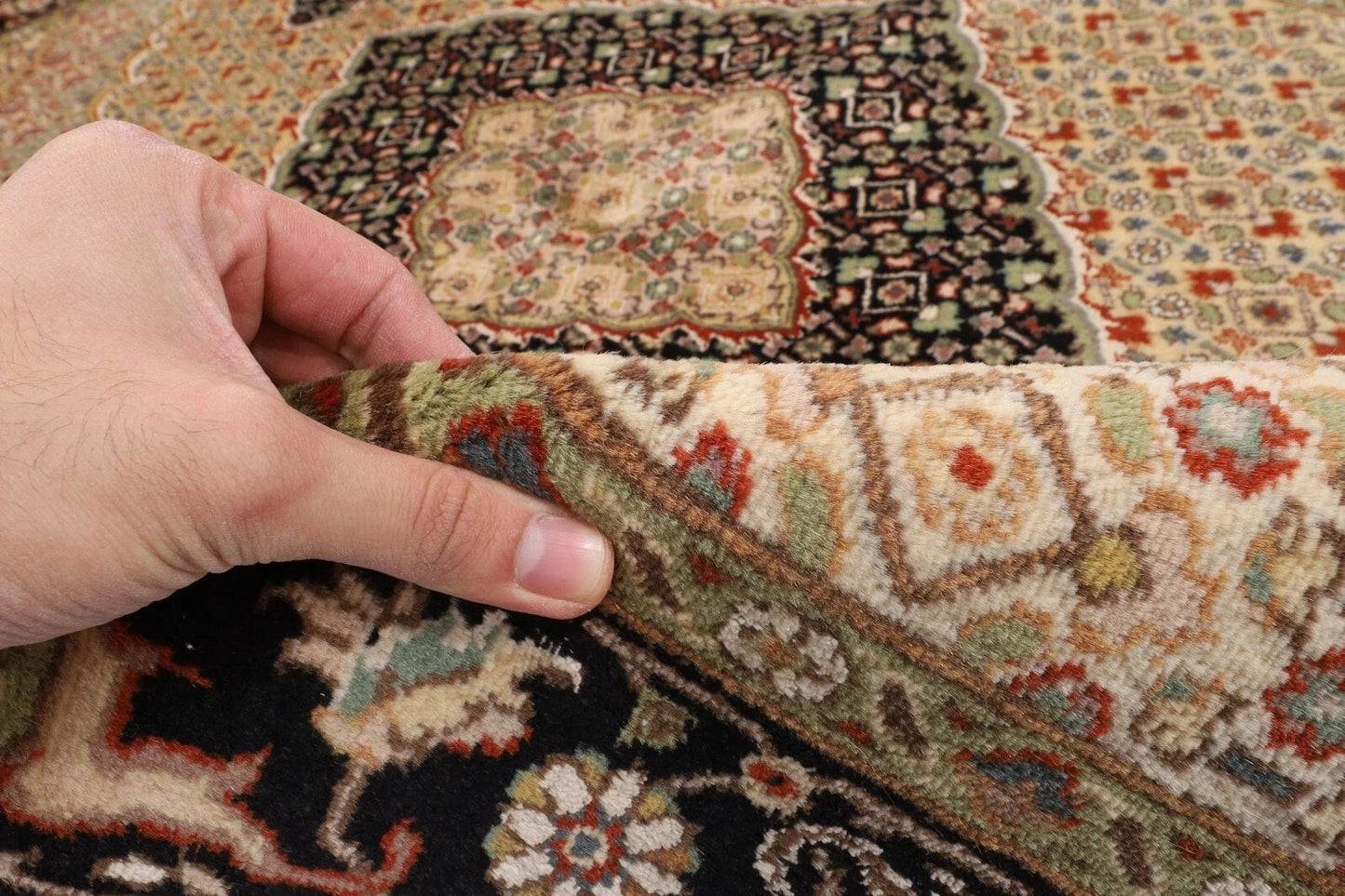 121 x 189 cm | Heriz Tribal Hand Knotted Veg Dye Wool carpet