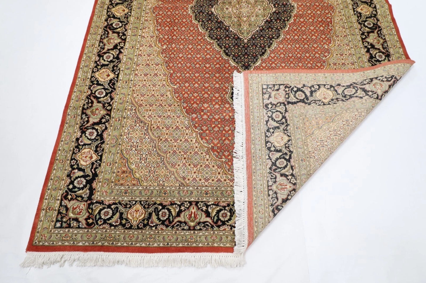 203 x 304 cm | Heriz Tribal Hand Knotted Carpet
