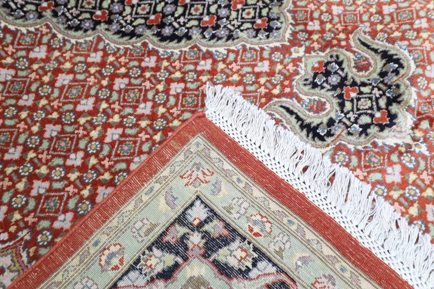 203 x 287 cm | Heriz Tribal Hand Knotted Carpet