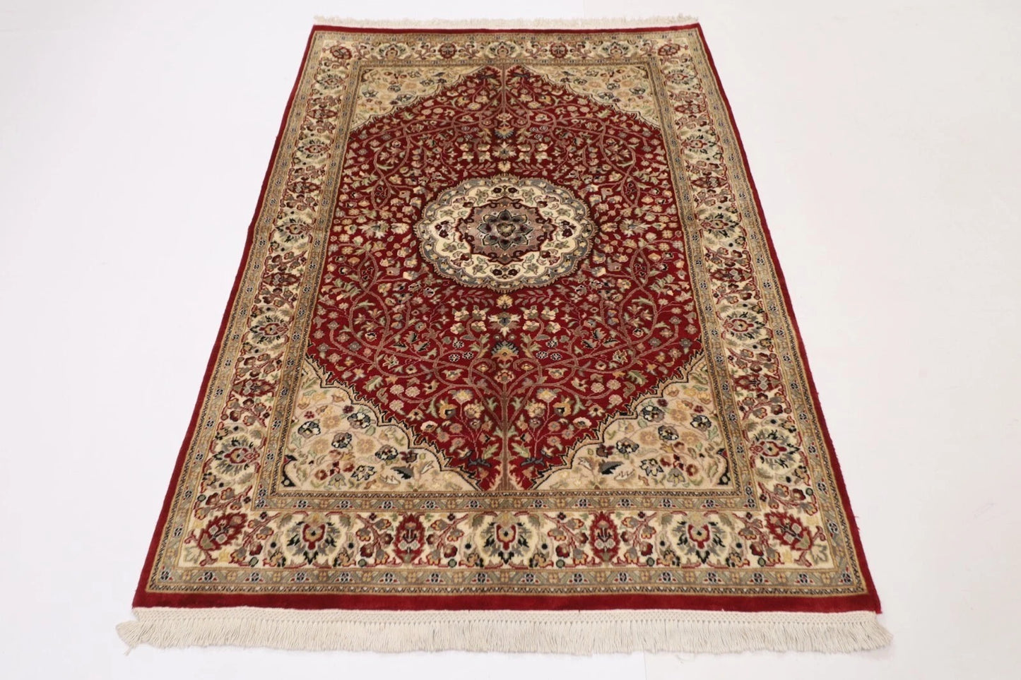 127 x 187 cm | Heriz Tribal Hand Knotted Veg Dye Wool carpet